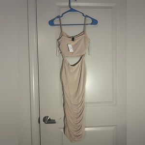 Nude colored Windsor dress size M